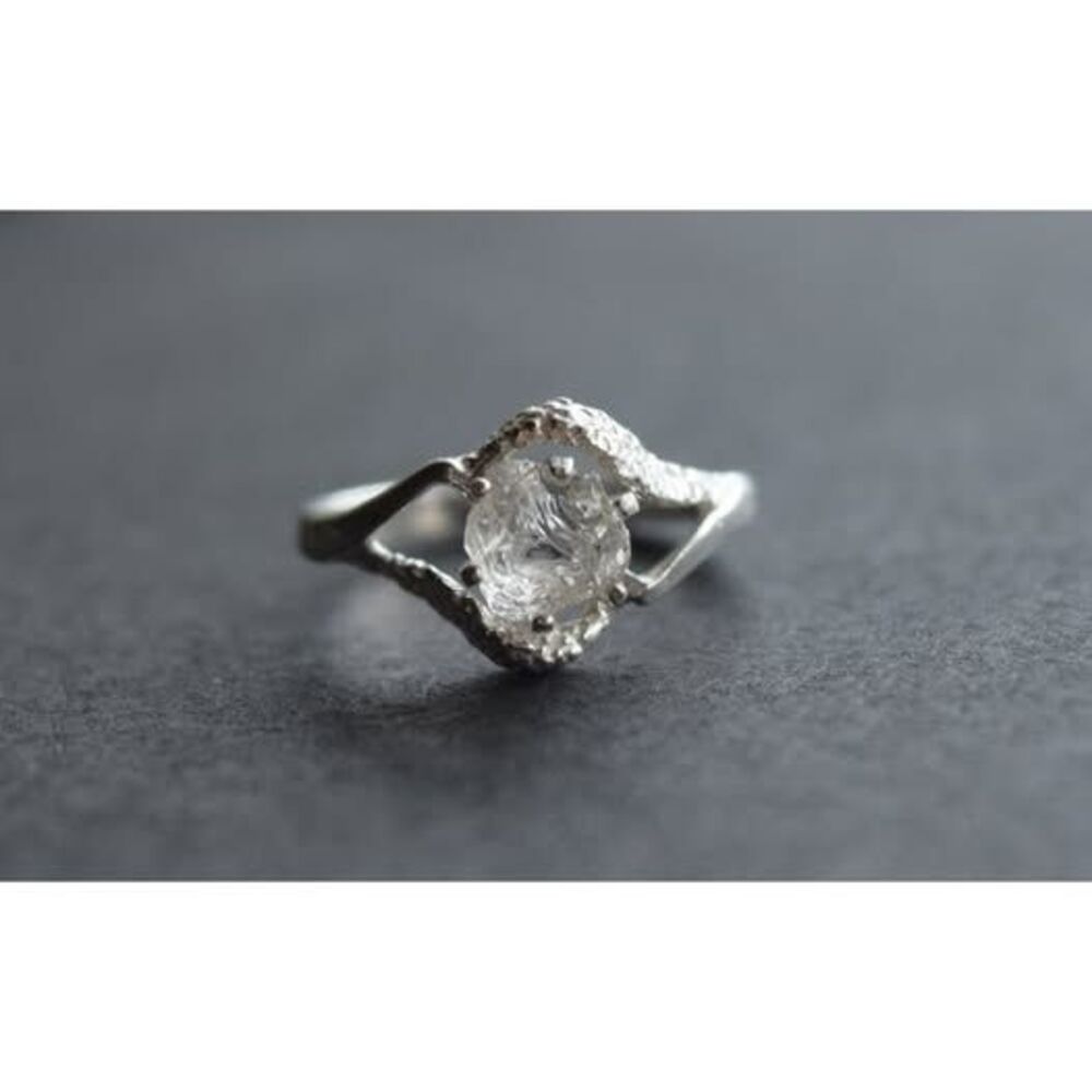 alternative raw diamond engagement rings, raw crystal size 4 5 6 7 8 8 9 10 11